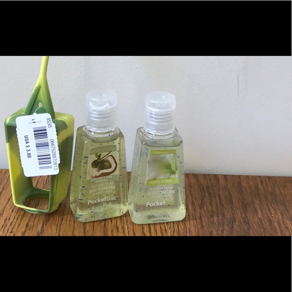 Bath And Body Works Bag Charm anti bacterial gel and holder Vintage - Picture 2 of 3